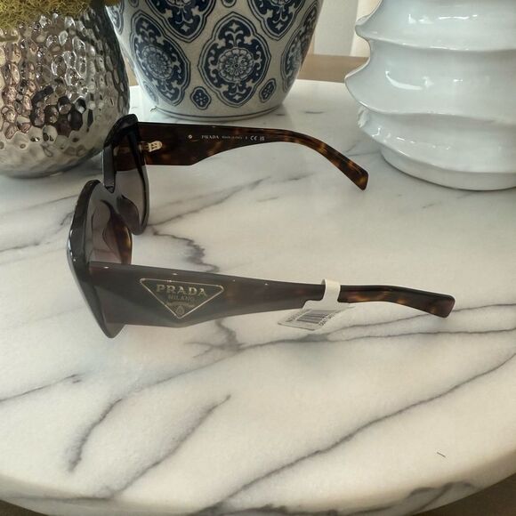 NWT Prada Tortoise Sunglasses with triangle logo - Picture 7 of 11